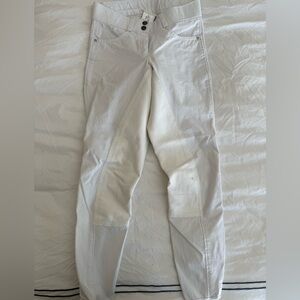 Breeches White full seat SHOW BREECHES 
NWOT SIZE 26
TUSCANY BRAND